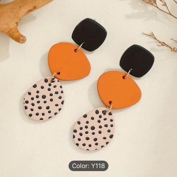 Pumpkin Spice Fall Dangle Earrings - Picture 2 of 5